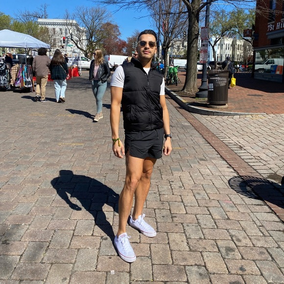 Meet your Posher, Raymond - Picture 1 of 8